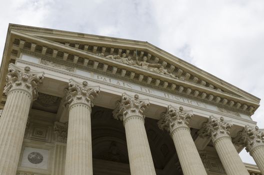 courthouse with pillars