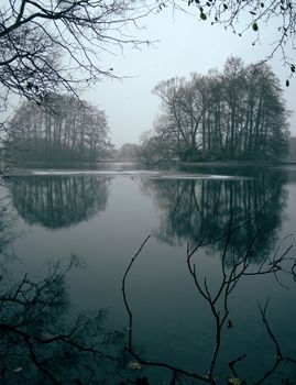 As the winter begun, the lake started to be covered by ice.