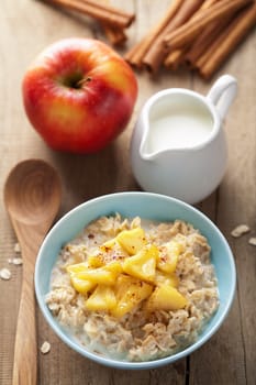 cereal with caramelized apple 