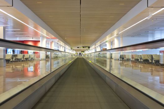 Band conveyor at airport in Europe