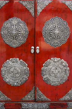 Doors of an elobrated chinese style closet