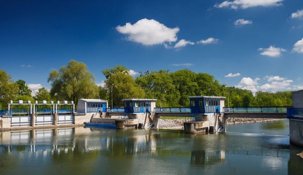 Canal lock/Floodgate/Ship lock on a river