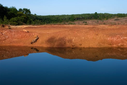 Lake Red Cliffs