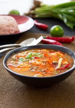 Authentic Thai sour and spicy prawn soup [ Tomyum Kung]