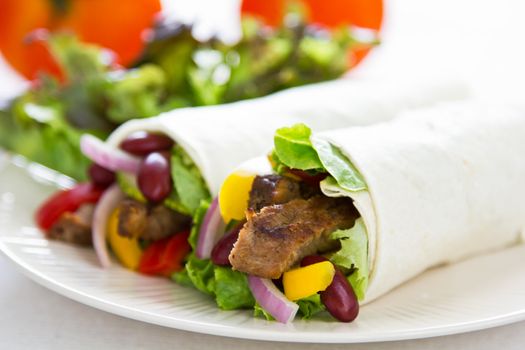 Grilled Beef tortilla with kidney bean,lettuce and pepper