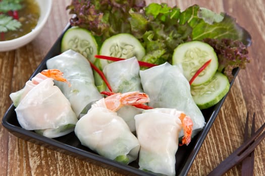 Soft springroll with prawn,lettuce,mince pork,with chilli dipping sauce [Thai's food]