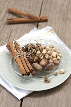 Varieties of Spices [cinnamon,nutmeg,star anise,clove,]