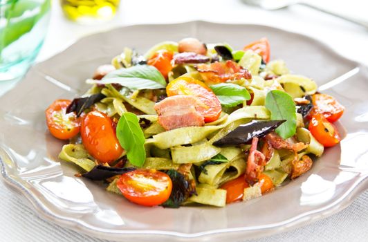 Spinach Fettuccine with bacon and dried chilli