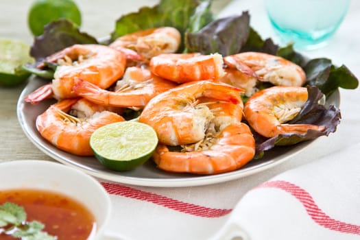 Steamed prawn with Thai sweet chilli sauce