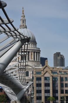 st paulsfrom  millenium bridge