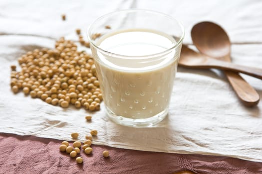 Fresh Soy milk by fresh Soy beans