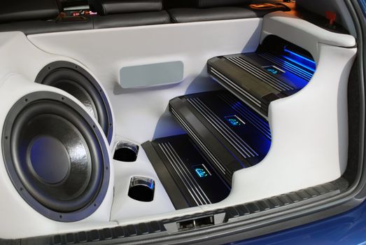 Car power audio system isolated