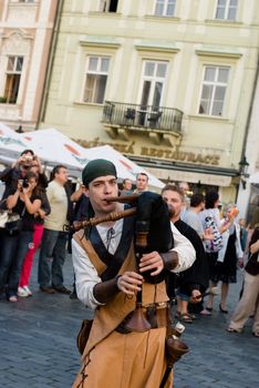 Street artists in Prague