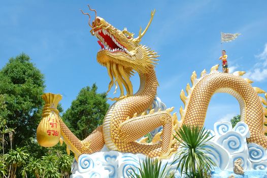 dragon statue