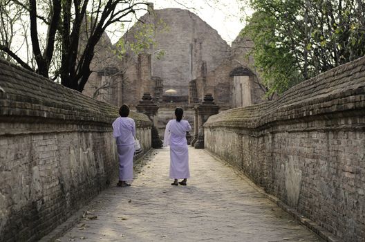 Nuns at Wat Maheyong Temple. Ayutthaya province - Thailand 