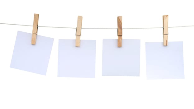 blank notes hanging on a rope with clipping path