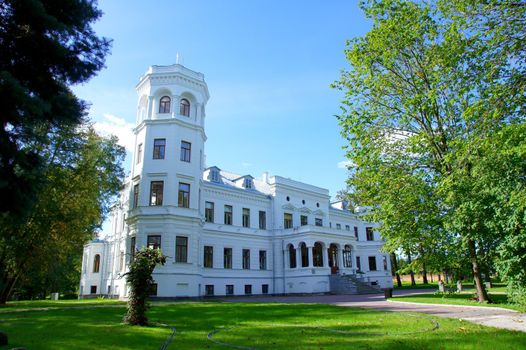 Manor in the central Estonia. 18 century. Puurmani.