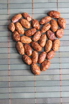 roasted almonds heart