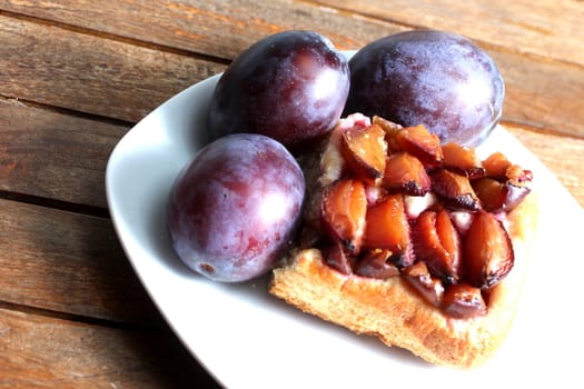 fresh plum cake