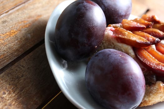 fresh plum cake