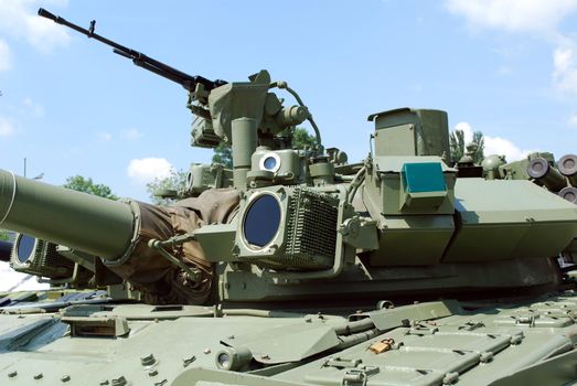 Tank turret with machine gun