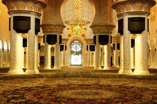 Beautiful chandelier inside Shiekh Zayed Mosque, Abu Dhabi, UAE 