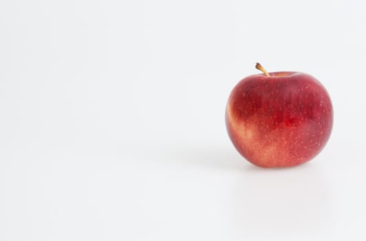 Fresh red appel on a white background