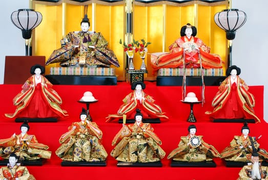 Japanese court with man and woman figure