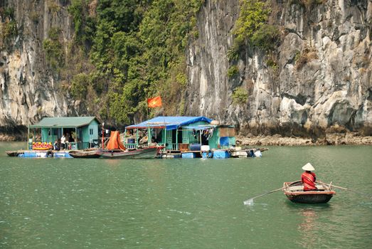 vietnamese sea gypsy village in halong bay