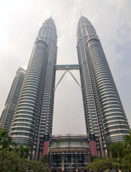 KUALA LUMPUR - MAY 25: The Petronas Twin Towers are the world's tallest twin towers. The skyscraper height is 451.9m. May 24, 2008, in Kuala Lumpur, Malaysia