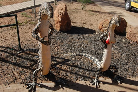 Lizard statues on Australian roadhouse