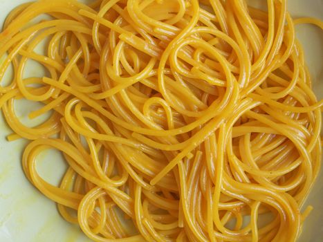 Italian spaghetti with saffron sauce