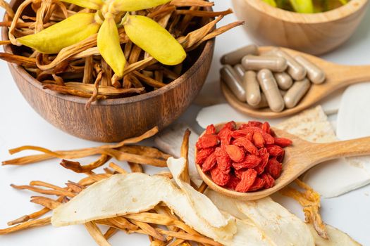 Chinese herb medicine with goji berries for good healthy.