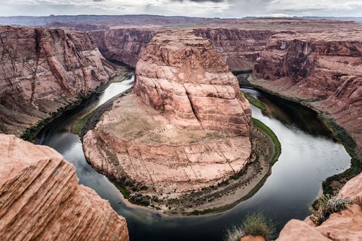 Arizona Horseshoe Bend on Colorado River in Glen Canyon, Arizona, USA