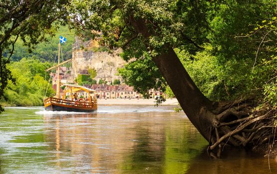 La Roque-Gageac village in France from Dordogne river, Nouvelle-Aquitaine, France