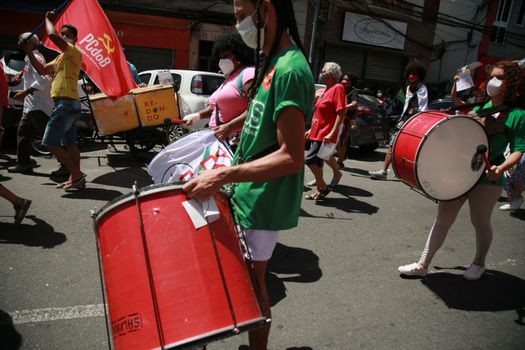 auto_awesome
Traduzir do: Inglês
1712 / 5000
Resultados de tradução
salvador, bahia, brazil - september 7, 2021: group use percussion drums during a demonstration against president Jair Bolsonaro in the city of Salvador.