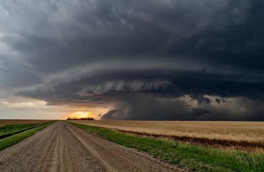 Prairie Storm Canada Summer time clouds warning
