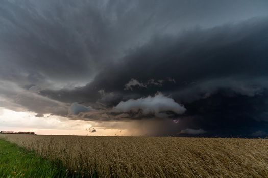 Prairie Storm Canada Summer time clouds warning