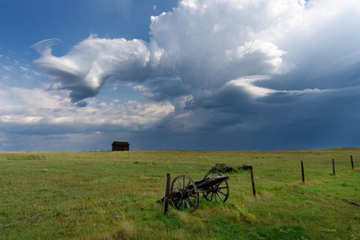 Prairie Storm Canada Summer time clouds warning