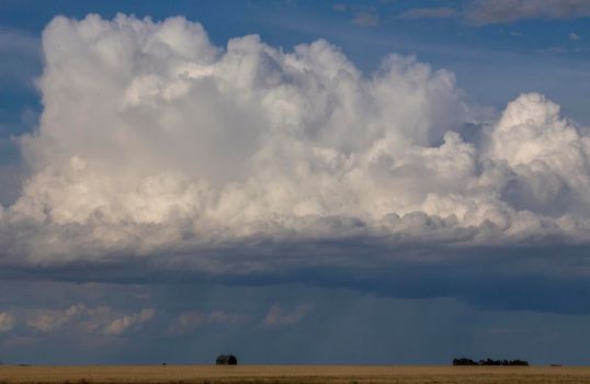 Prairie Storm Canada Summer time clouds warning