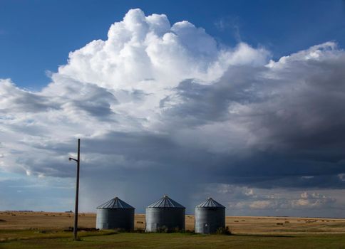 Prairie Storm Canada Summer time clouds warning