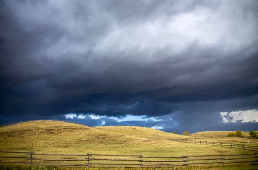 Prairie Storm Canada Summer time clouds warning