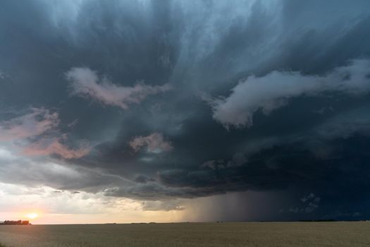 Prairie Storm Canada Summer time clouds warning