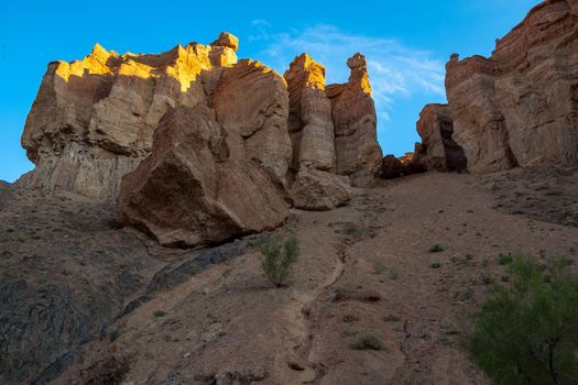 Morning rays illuminating the canyon, early in the morning