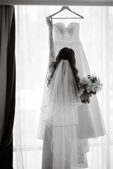 perfect wedding dress on the wedding day