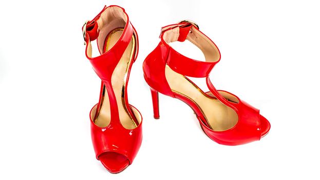 red patent leather sandal for the summer season