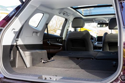 car folding seats and large volume empty car trunk and special storage compartment