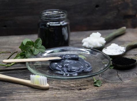 group of natural ingredients to prepare toothpaste with activated carbon.