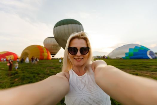 woman and a hot air balloon, summer