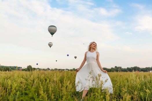 woman and a hot air balloon, summer